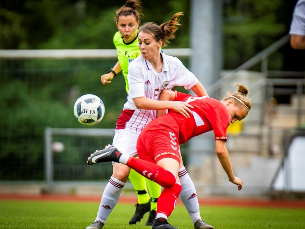 FOTO: Nīceniece Karlīna Miksone kaldina Latvijas sieviešu izlasei uzvaru Baltijas kausa izcīņā