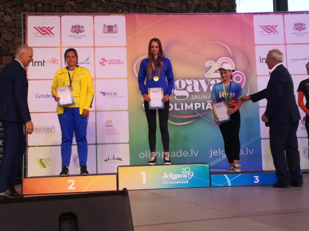VIDEO: Grobiņas novada loka šāvēja Kintija Laima Trinkūna olimpiādē izcīna zelta medaļu