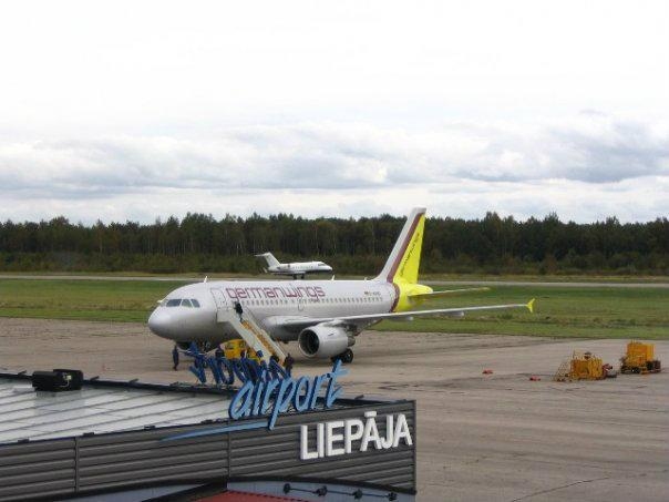 Rīgas un Liepājas lidostās šogad pirmajā pusgadā apkalpoto pasažieru skaits pieaudzis par 9,6%