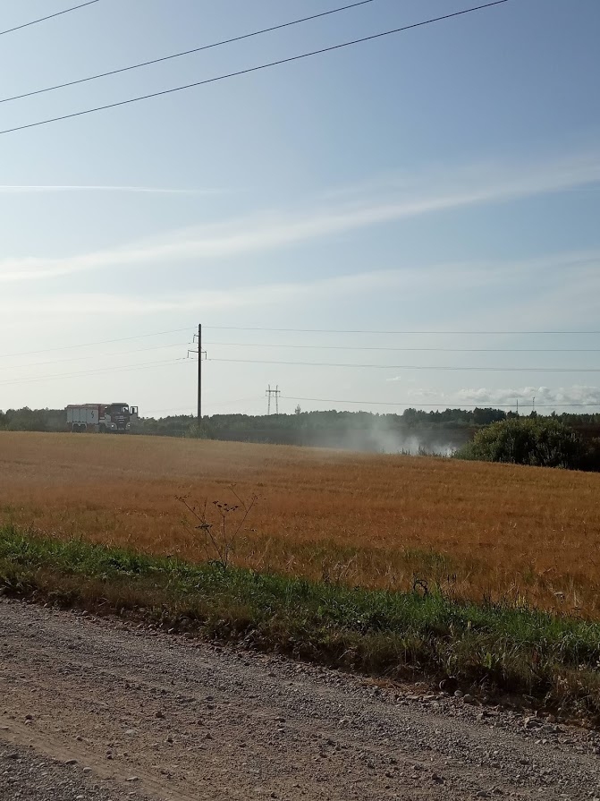 FOTO: Durbes un Vērgales  pagastos aizdegas labības lauki