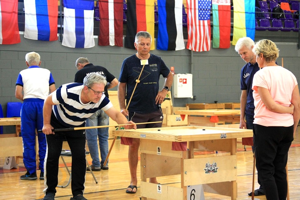 FOTO: Priekulē sešu valstu pārstāvji cīnās trešajā Novusa olimpiādē