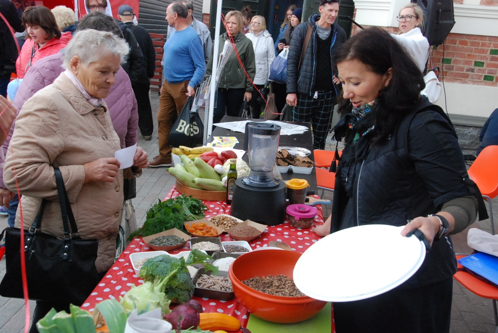 FOTO: Liepājas Pētertirgū notiek Sirds veselības diena