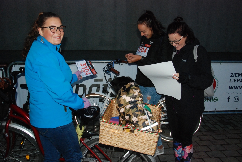 Peldot un orientējoties pilsētvidē, Liepājā aizvadīti Eiropas Sporta nedēļas nogales nakts pasākumi 