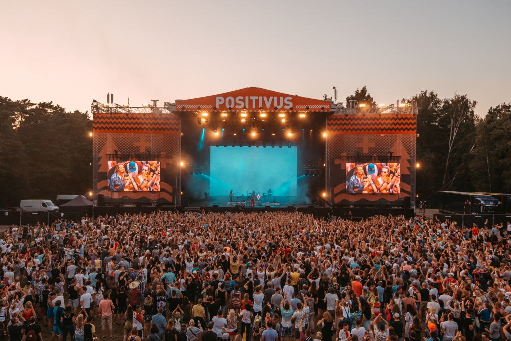 Šonedēļ sāks tirgot pirmās biļetes uz nākamā gada "Positivus" festivālu