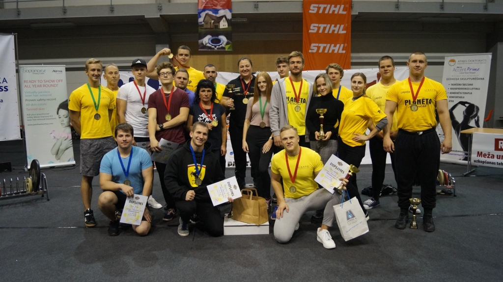 Svara stieņa spiešanā guļus Liepājas čempiona titulu saņem "Libava Powerlifting" komanda