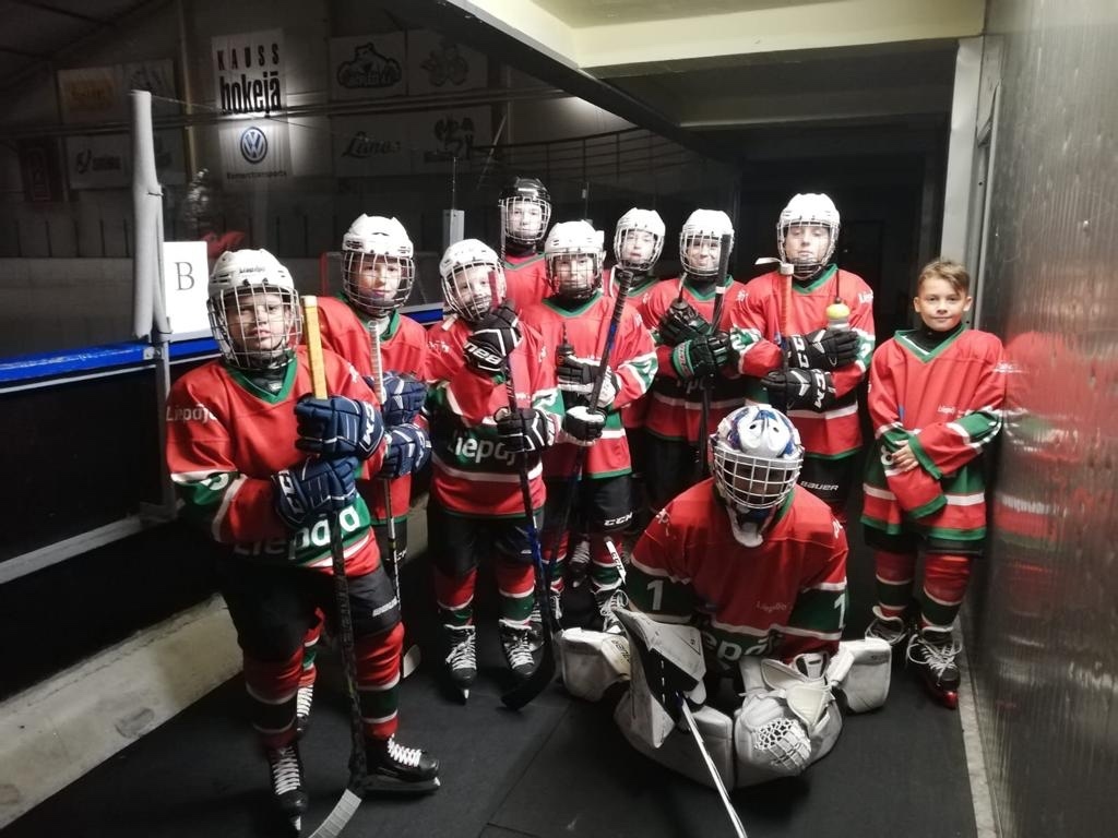 Liepājas U13 hokejisti brīvdienās piedalās 3x3 turnīrā Brocēnos 