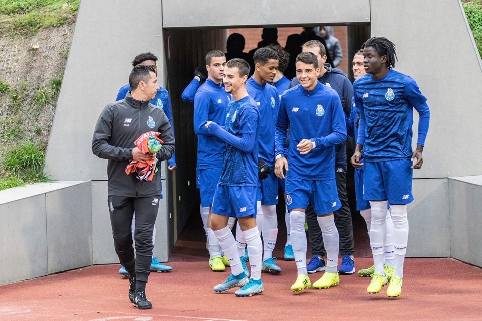 FOTO: "Liepājas" jauno futbolistu cīņa pret Eiropas grandiem "Porto"