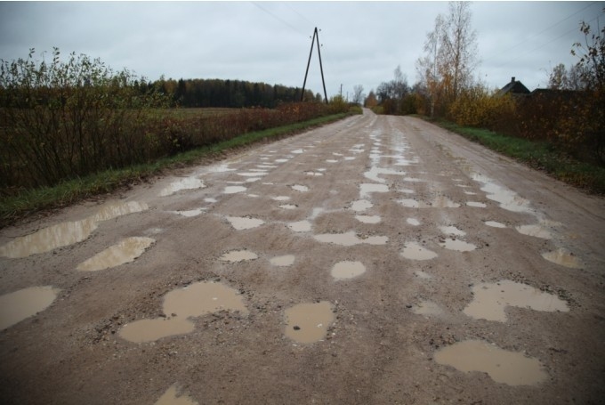 Efektīvai pašvaldību reformas īstenošanai nepieciešams atjaunot aptuveni 800 kilometrus vietējo autoceļu