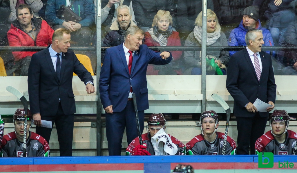 FOTO: Latvijas izlase Liepājā LOC ledushallē papildlaikā izrauj uzvaru pār Franciju