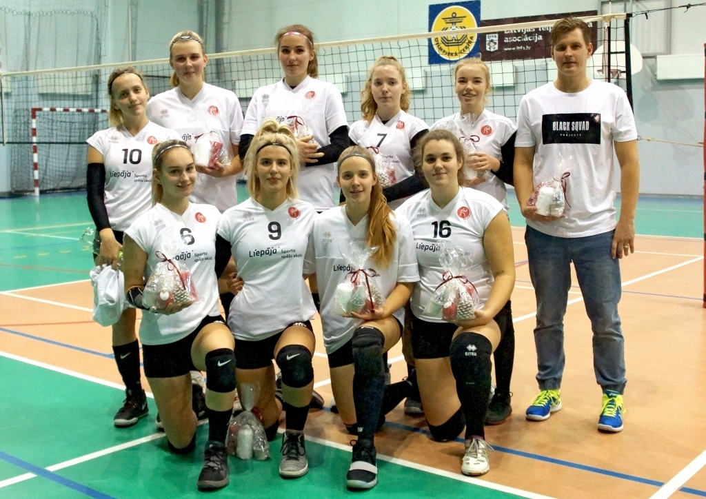 Liepājas U19 volejbolistes gatavojas Latvijas kausa spēlēm ar dalību turnīrā