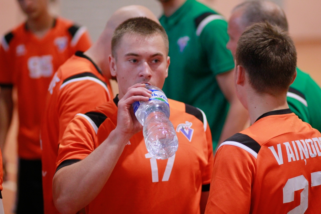 "Vaiņodes" handbolisti svin uzvaru virslīgas spēlē