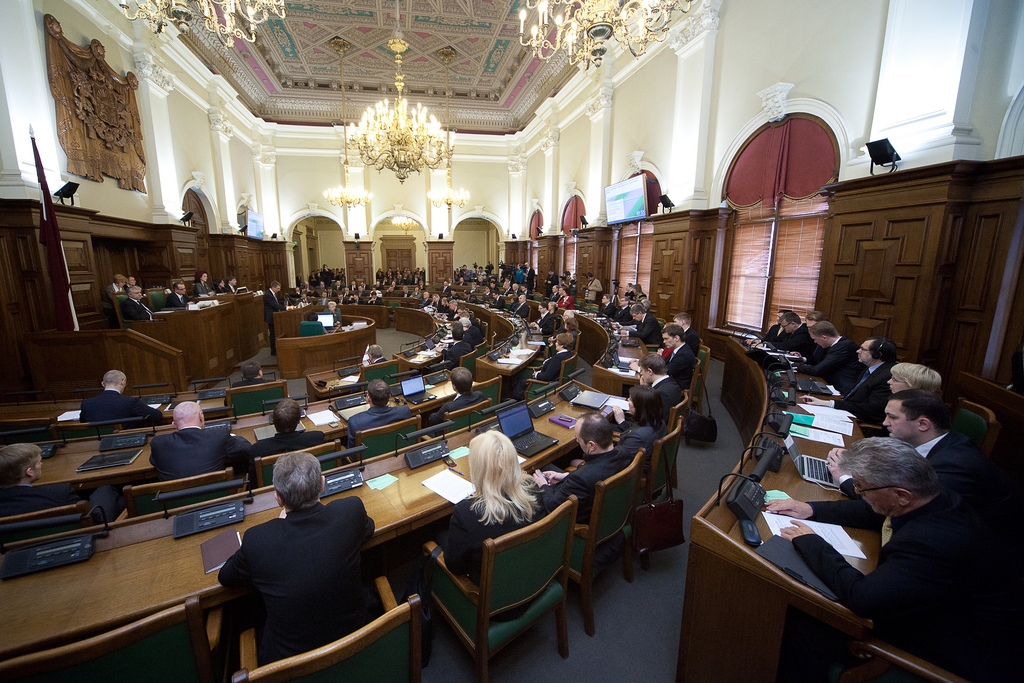 Par Saeimas atsaukšanas ierosināšanu parakstījušies vismaz 20 000 cilvēku