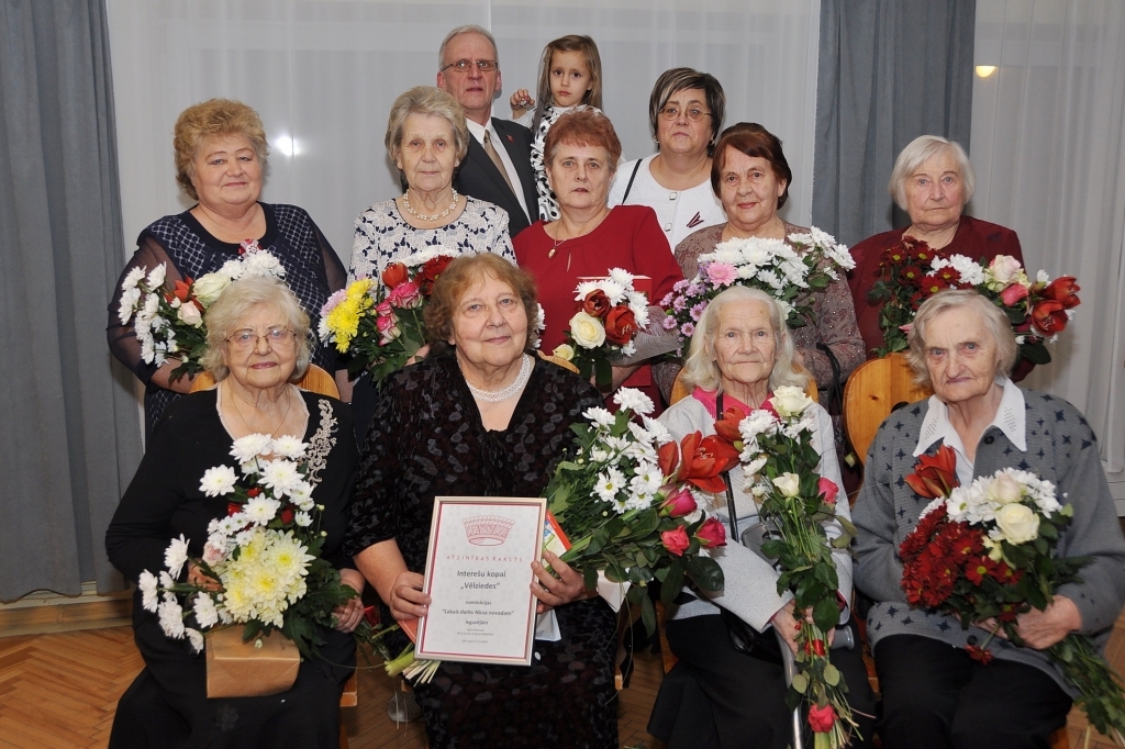 FOTO: Nīcas novadā pasniedz pašvaldības apbalvojumus