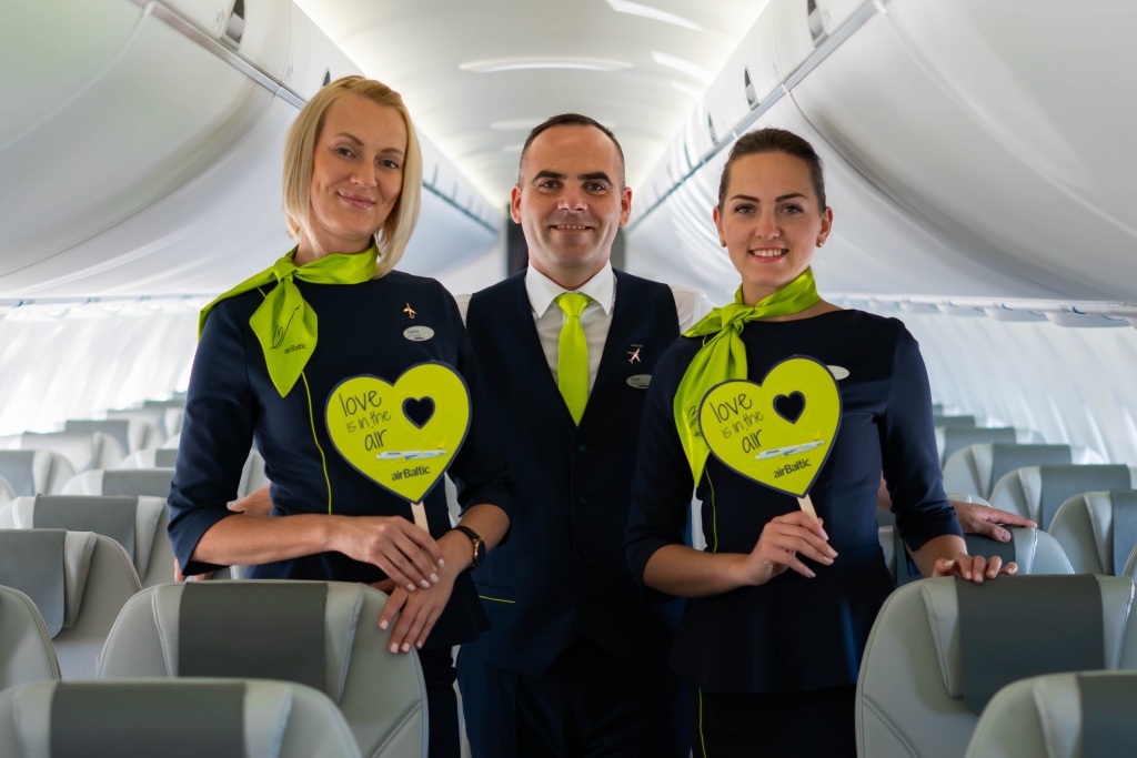 airBaltic piektdien Liepājā aicina uz atlases dienu potenciālajiem stjuartiem 