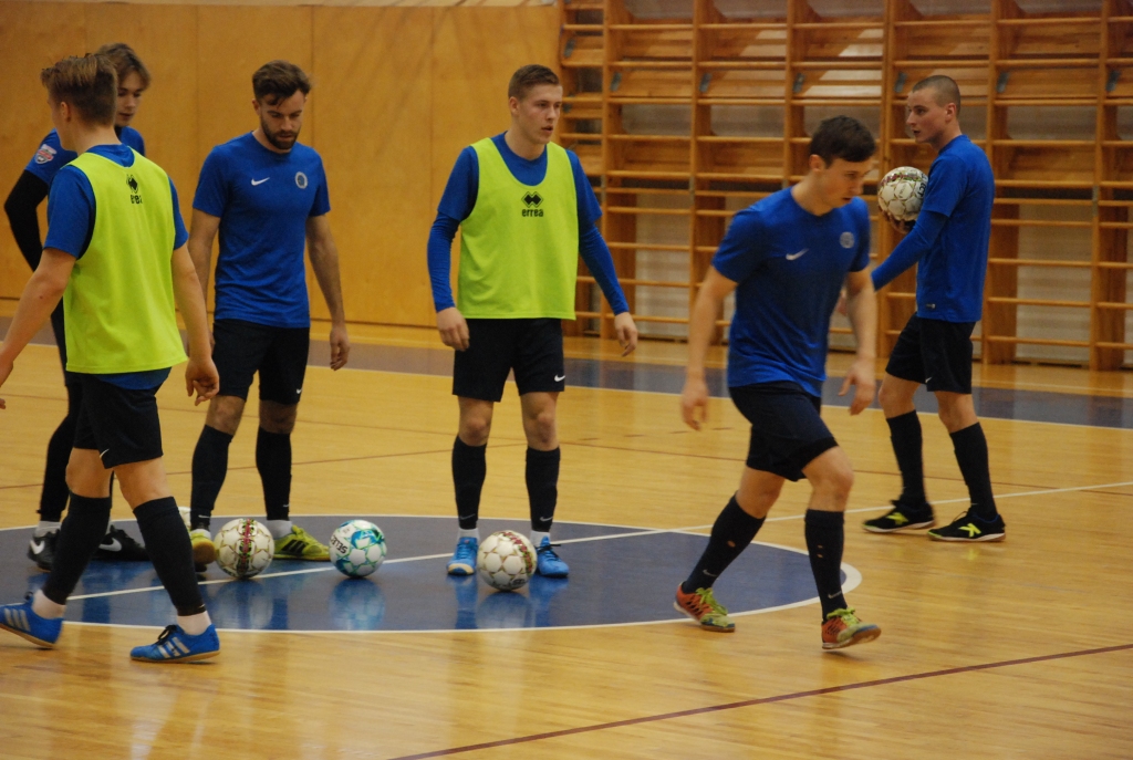 FOTO: "Nīca/OtankiMill.eu" un "Grobiņas SC" izcīna uzvaras Latvijas telpu futbola čempionāta pirmajā līgā