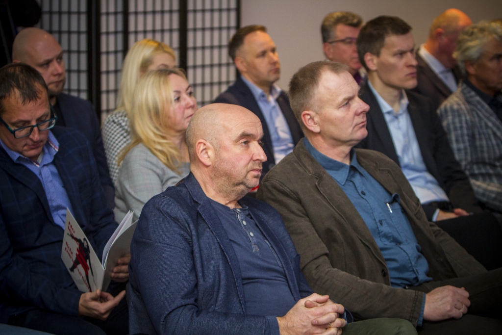 FOTO: Uzņēmēji diskutē par Liepājas reģiona attīstību