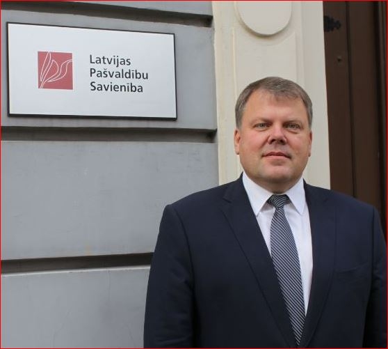 Pašvaldību savienība nobažījusies par plānoto deputātu skaita samazinājumu