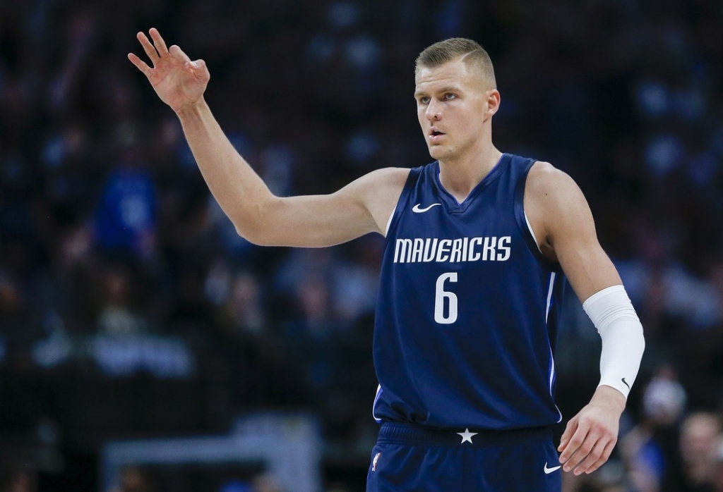 Porziņģis par katru bloķēto metienu NBA ziedos līdzekļus bērnu pārtikai