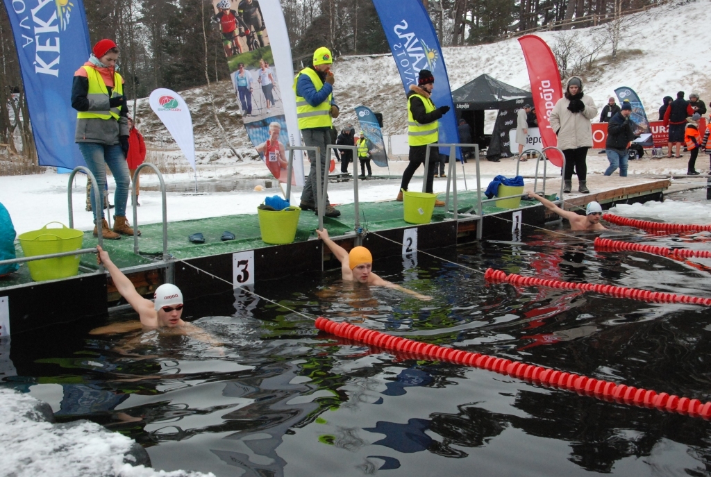 Ziemas peldētāji aicina uz koptreniņu ar hokeja klubu "Liepāja"