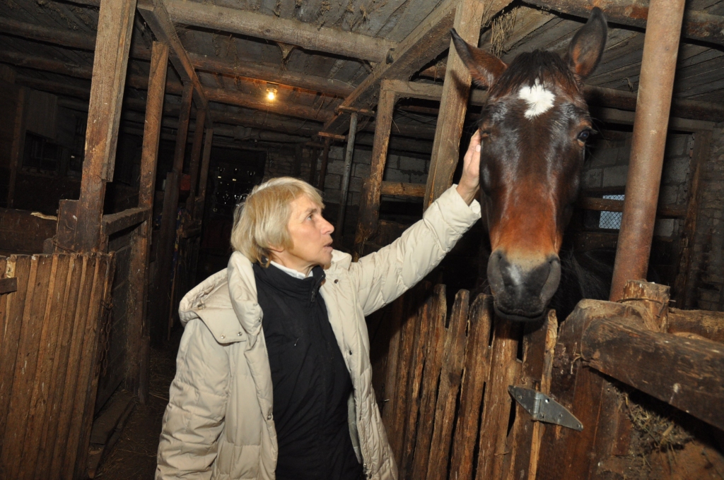 Sportisko garu atrāda sacensībās un māca jaunajai paaudzei