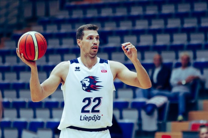 "Liepāja" veic sastāva izmaiņas un šķiras no Šeļakova