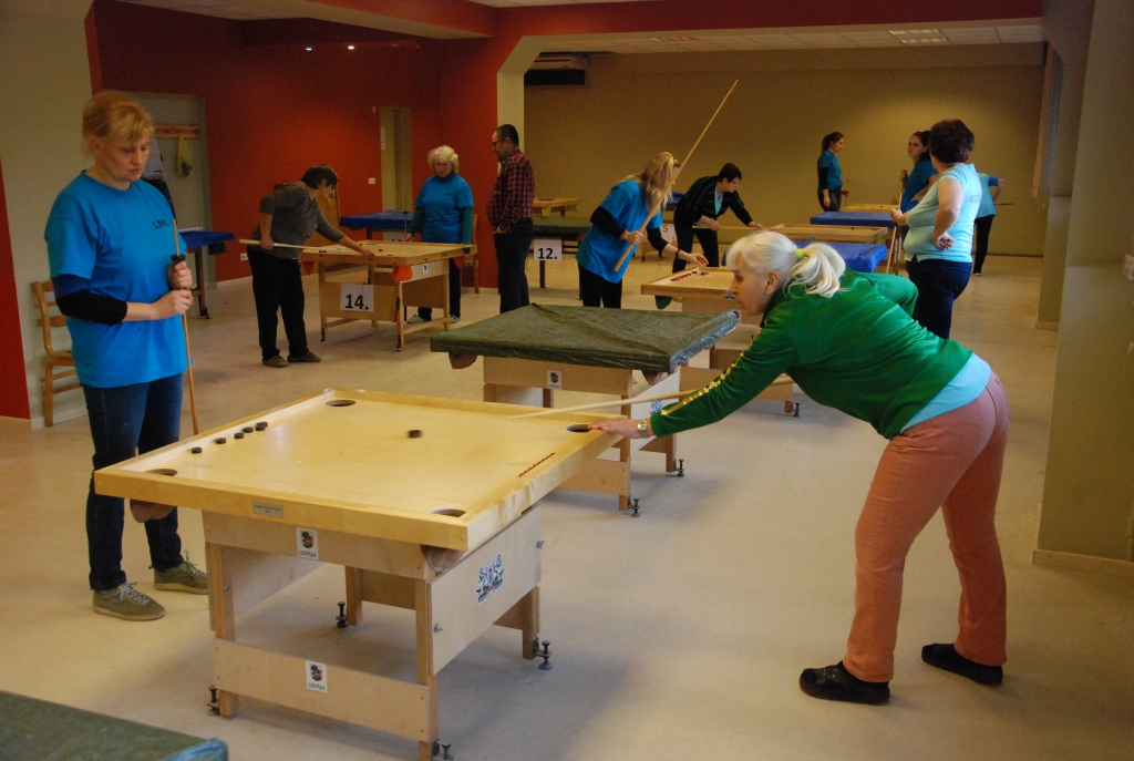 FOTO: Liepājas novusistes savās mājās zaudē Latvijas komandu čempionāta spēlēs 