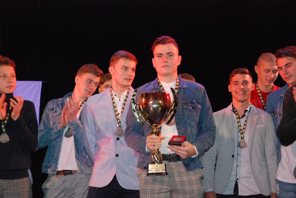 (papildināta) FOTO: Liepājas Futbola skola sumina savus futbolistus 