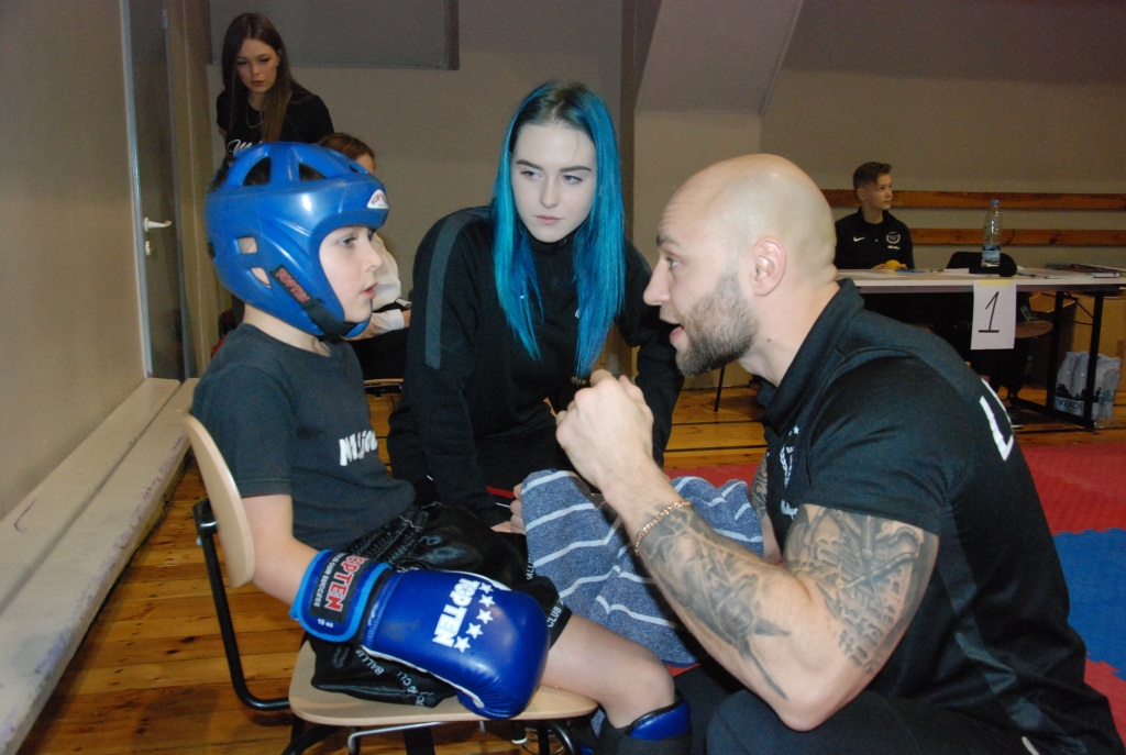 Liepājā aizvadīts vērienīgs kikboksa turnīrs bērniem