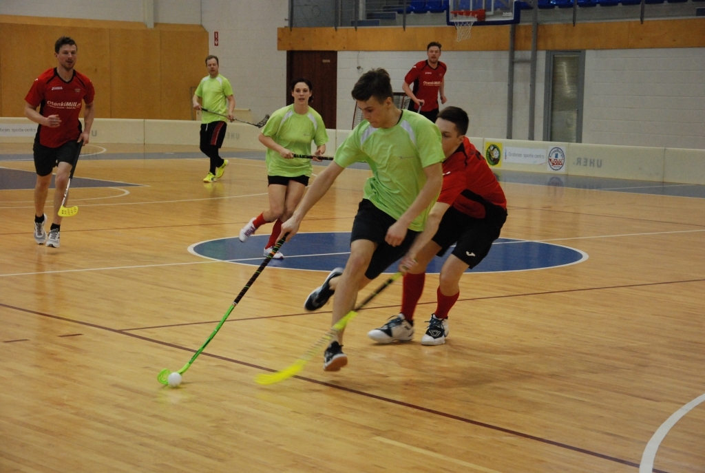 Deviņas komandas cīnīsies Lejaskurzemes florbola čempionātā