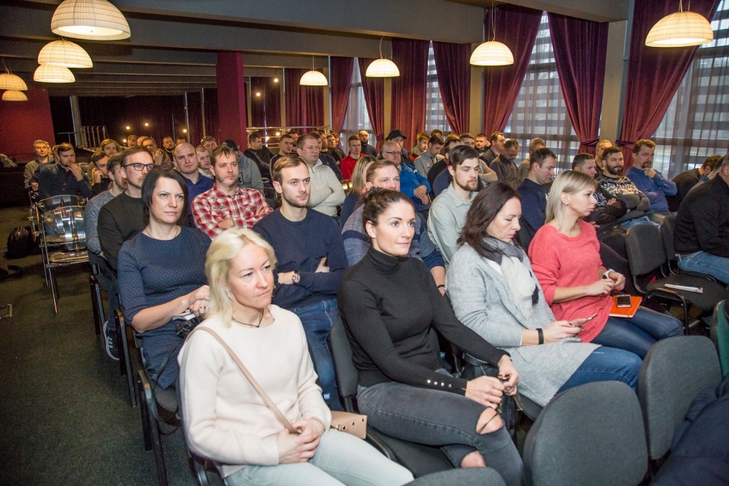 Liepājas hokeja treneri apmeklē profesionālās pilnveides kursus