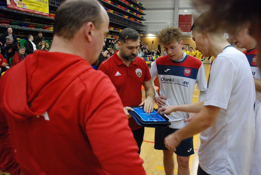 Nīceniekiem neveiksme cīņā par pirmās līgas zelta godalgām; zaudē arī "Grobiņas SC"