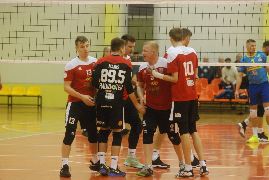 "Aizputes" volejbolistiem svētdien jāiet uz pilnu banku