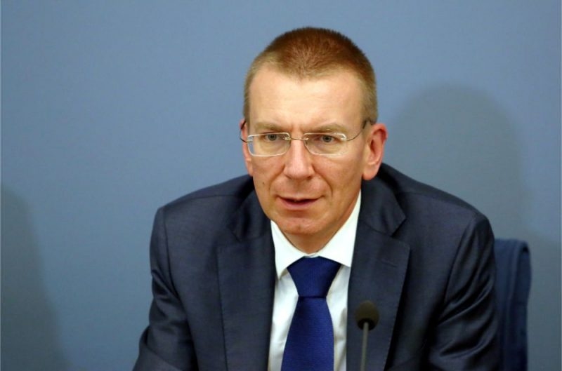 Koronavīrusa dēļ aicina vērtēt braucienu nepieciešamību vēl uz 21 valsti