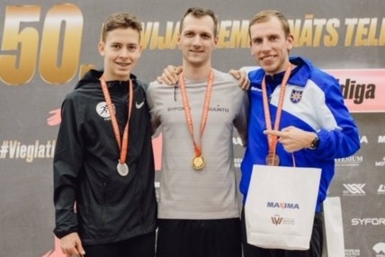 LSSS vieglatlēti no Latvijas čempionāta telpās atved medaļas