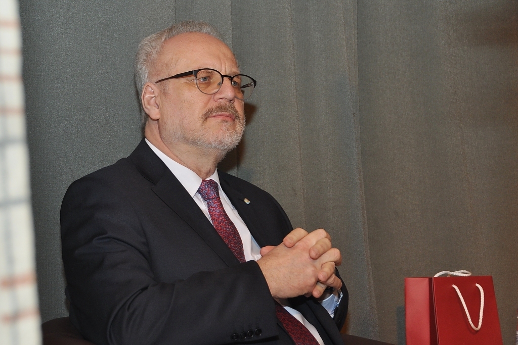 VIDEO: Valsts prezidents: Covid-19 izplatības ierobežošana atkarīga no mūsu atbildīgas un saprātīgas rīcības