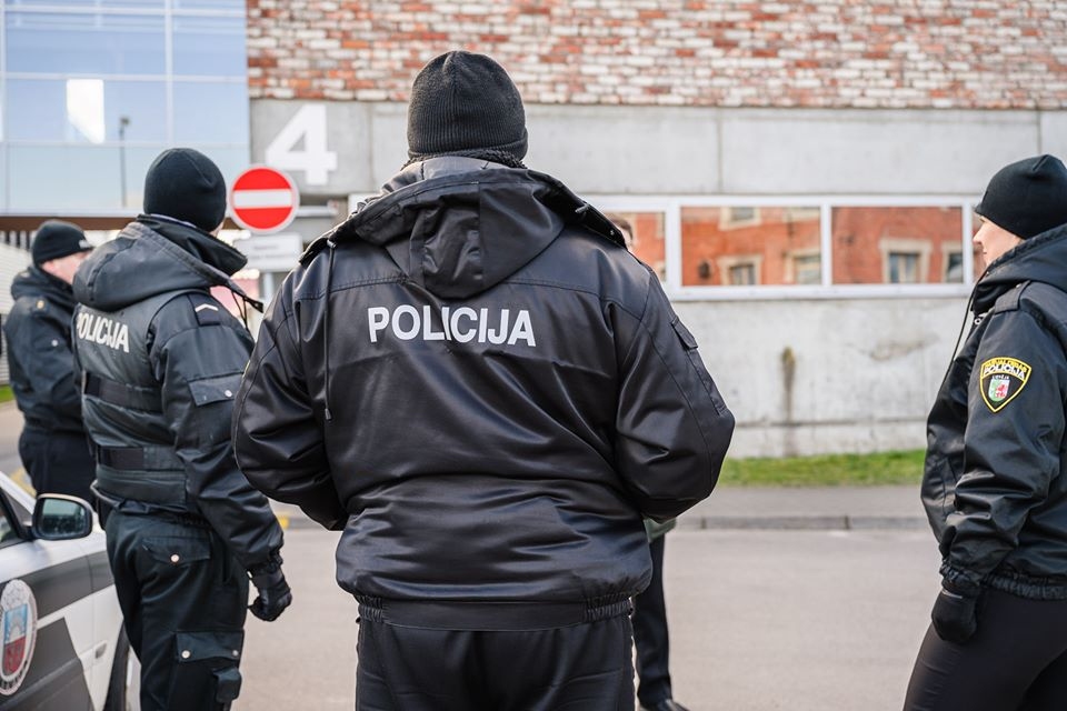 Policija pārbauda, vai liepājnieki ievēro pašizolāciju savās dzīvesvietās