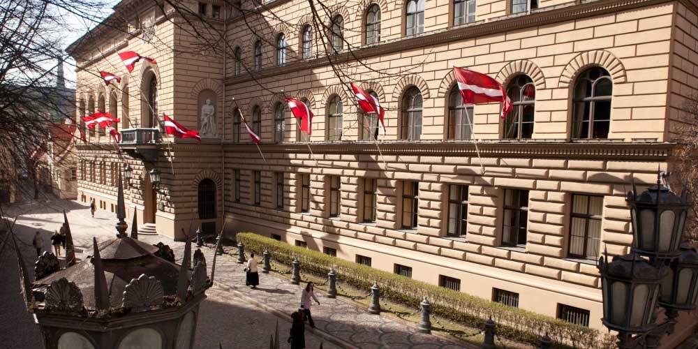 Valdība pēc Lieldienām lems par iespējām atbrīvot no parādsaistībām personas ar zemiem ienākumiem un nelielu parāda apmēru
