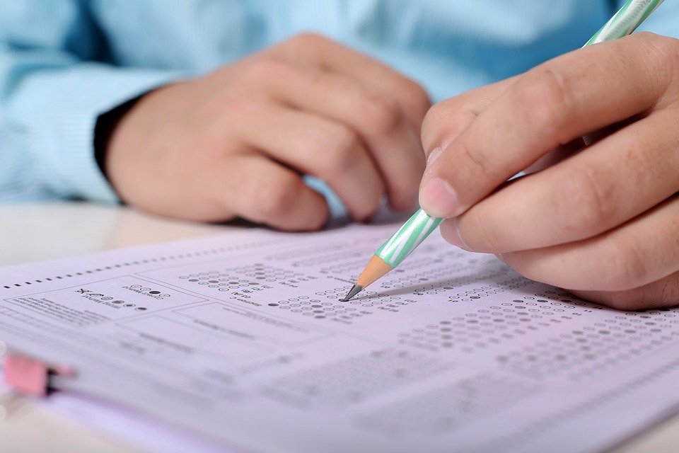 LPS ieskatā 9. klašu skolēniem eksāmens būtu jāatceļ un jāizliek gada atzīme