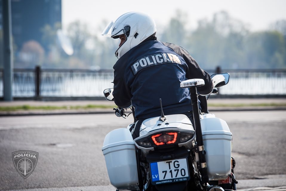 Policija sabiedriskās kārtības nodrošināšanā iesaista motoekipāžas