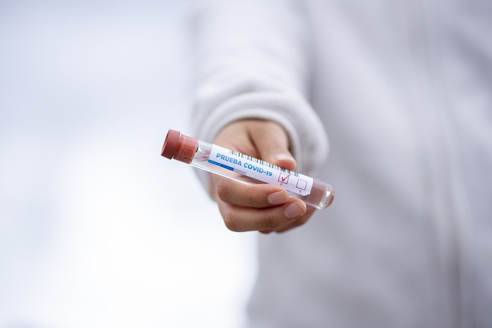 Ceturtdien Covid-19 tests bijis pozitīvs astoņiem cilvēkiem, bet vēl 35 pievienojušies izveseļojušos pulkam