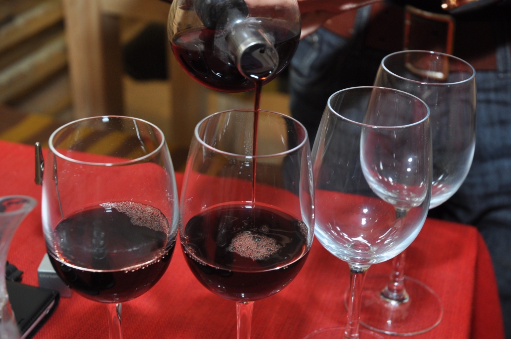 Aptauja: Latvijā pieaudzis iedzīvotāju skaits, kuri Covid-19 izplatības laikā alkoholu lieto vairāk