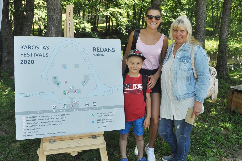 FOTO: Cilvēki kuplā skaitā izbauda Karostas festivāla noslēgumu