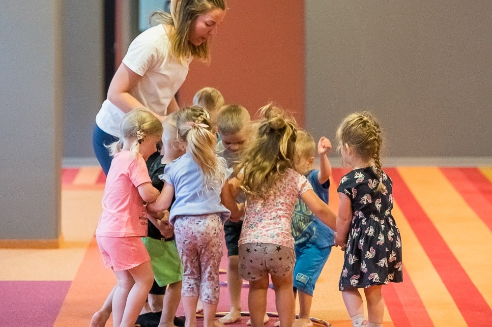 Aicina pieteikties bezmaksas veselības vingrošanas nodarbībām bērniem no 4 līdz 6 gadu vecumam