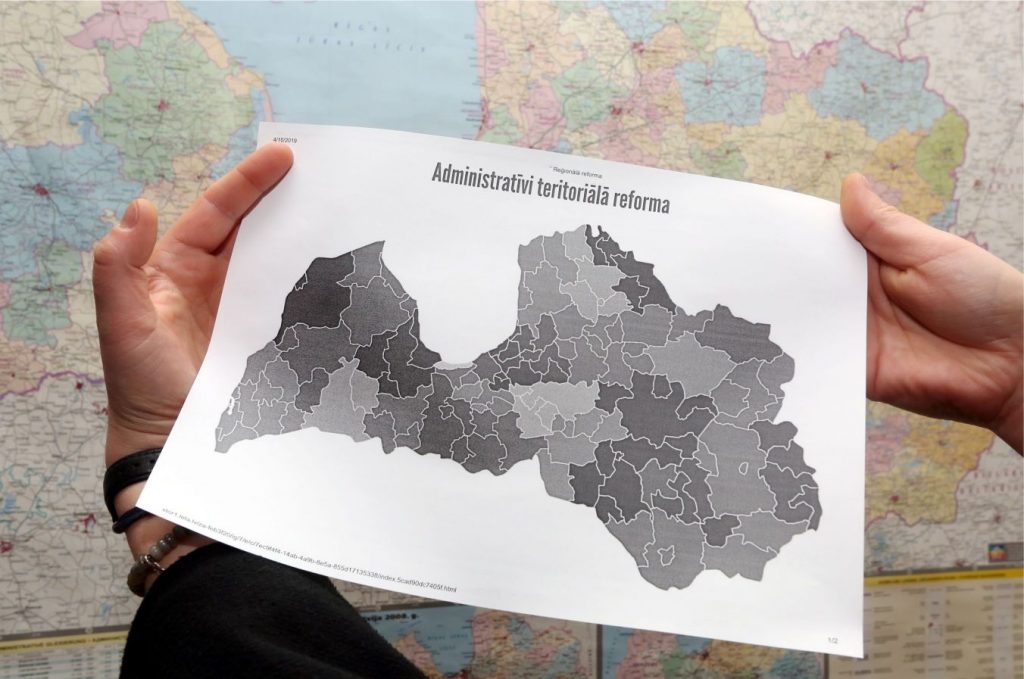 Izsludina Administratīvi teritoriālās reformas likumu
