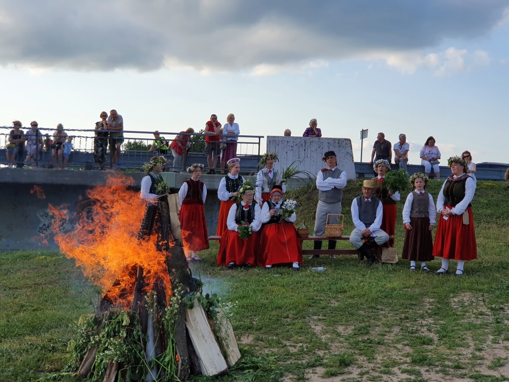 FOTO: Jāņu ielīgošana Nīcā