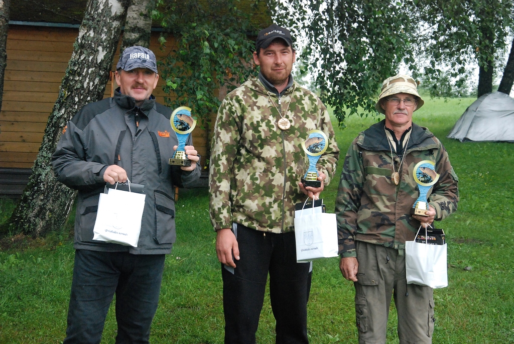 FOTO: Priekules copmaņi Prūšu ūdenskrātuvē triumfē Latvijas amatieru čempionātā