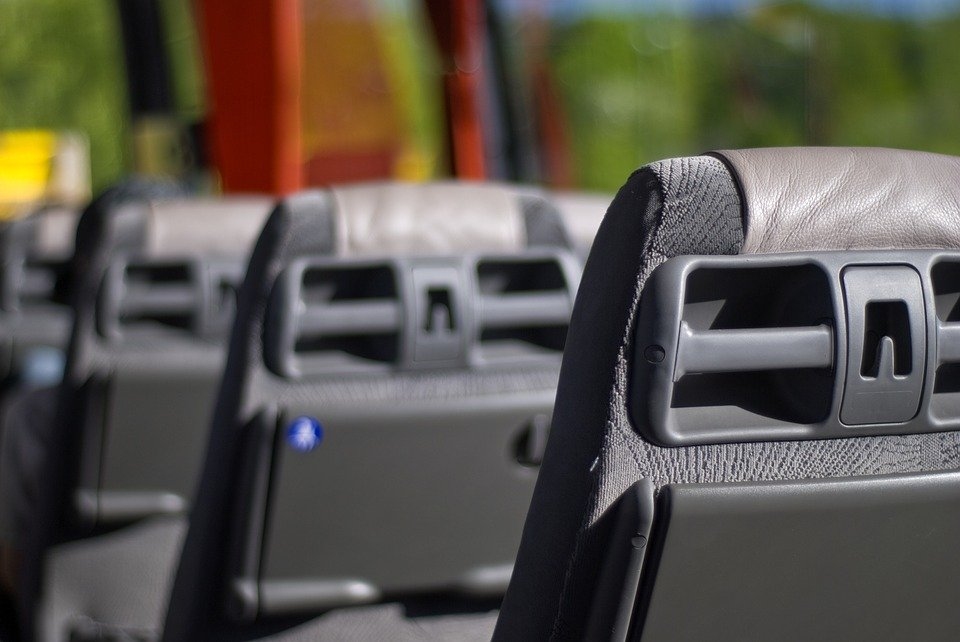 Covid-19 pozitīva pasažiera dēļ SPKC nosaka karantīnu 14. jūlija autobusa Liepāja-Rīga pasažieriem