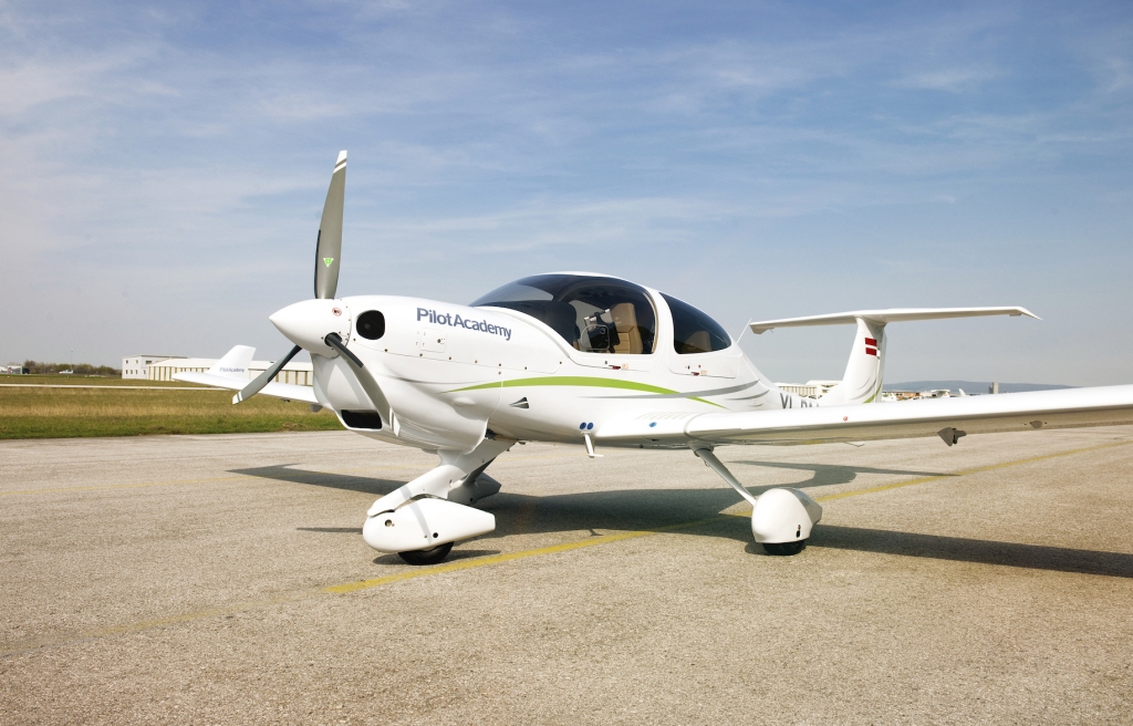"airBaltic Training" Liepājā izveido autorizētu "Diamond Aircraft" lidmašīnu apkopes centru