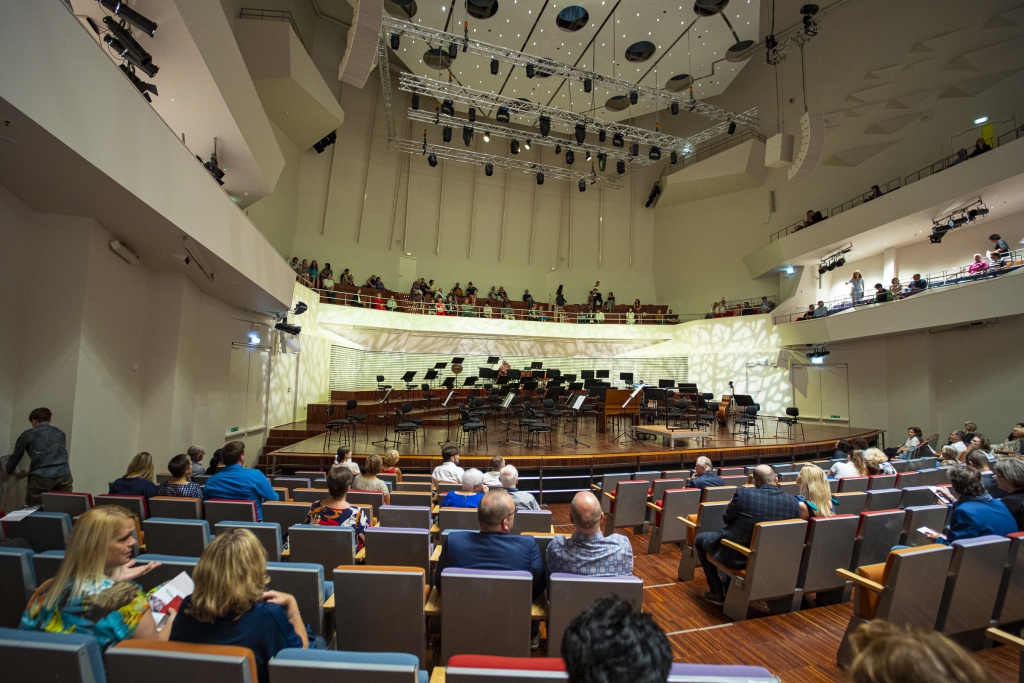 FOTO: Vienīgajā šīs vasaras LSO koncertā Liepājā izskan Vivaldi "Gadalaiki"