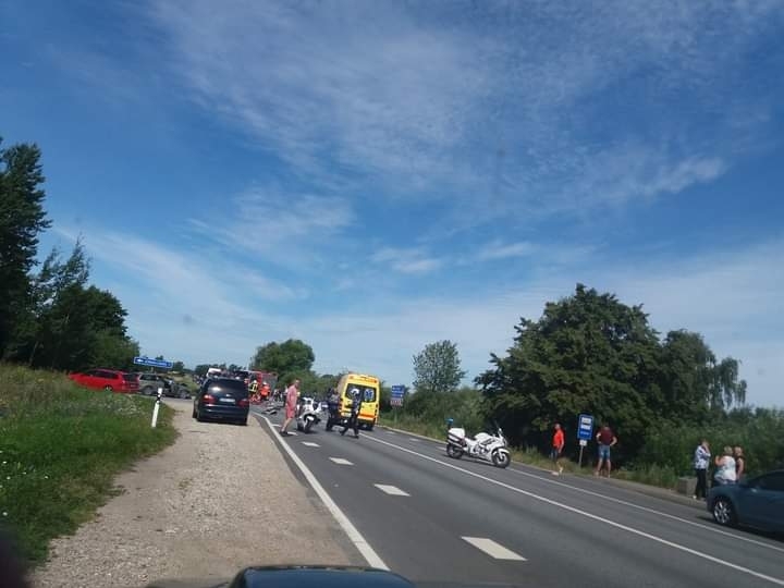 Avārijā traumas guva autobusa pasažieri un vieglo automašīnu vadītāji un pasažieri